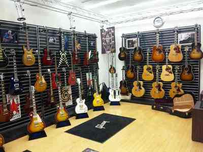 gibson%20%E3%82%B7%E3%83%A7%E3%83%BC%E3%83%AB%E3%83%BC%E3%83%A0.jpg