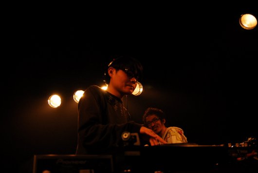 080129_zoff_djs.jpg