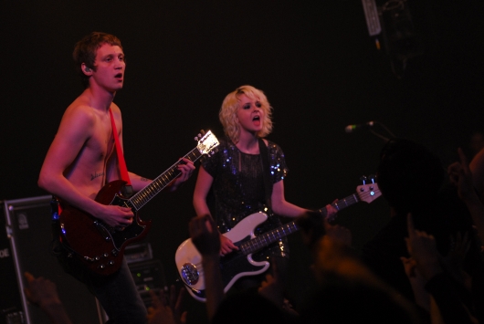080428_mtv_the_subways_02.jpg