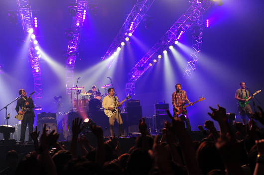 110818_weezer_01.jpg