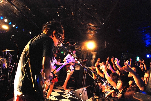 120921_tricot_01.jpg