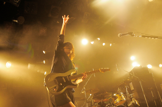 131208_tricot_03.jpg
