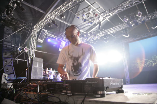 090725_crookers_04.jpg
